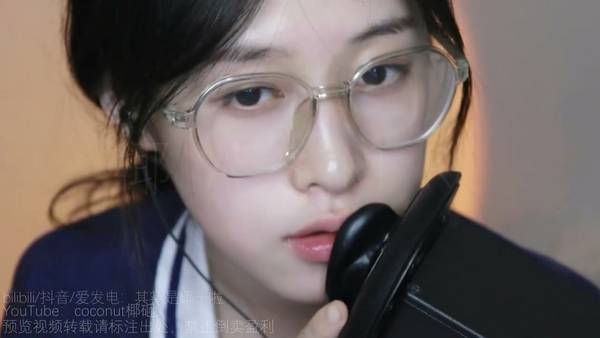 [S椰子]柔软放松的舔耳口腔音，助你安心入眠 🍅