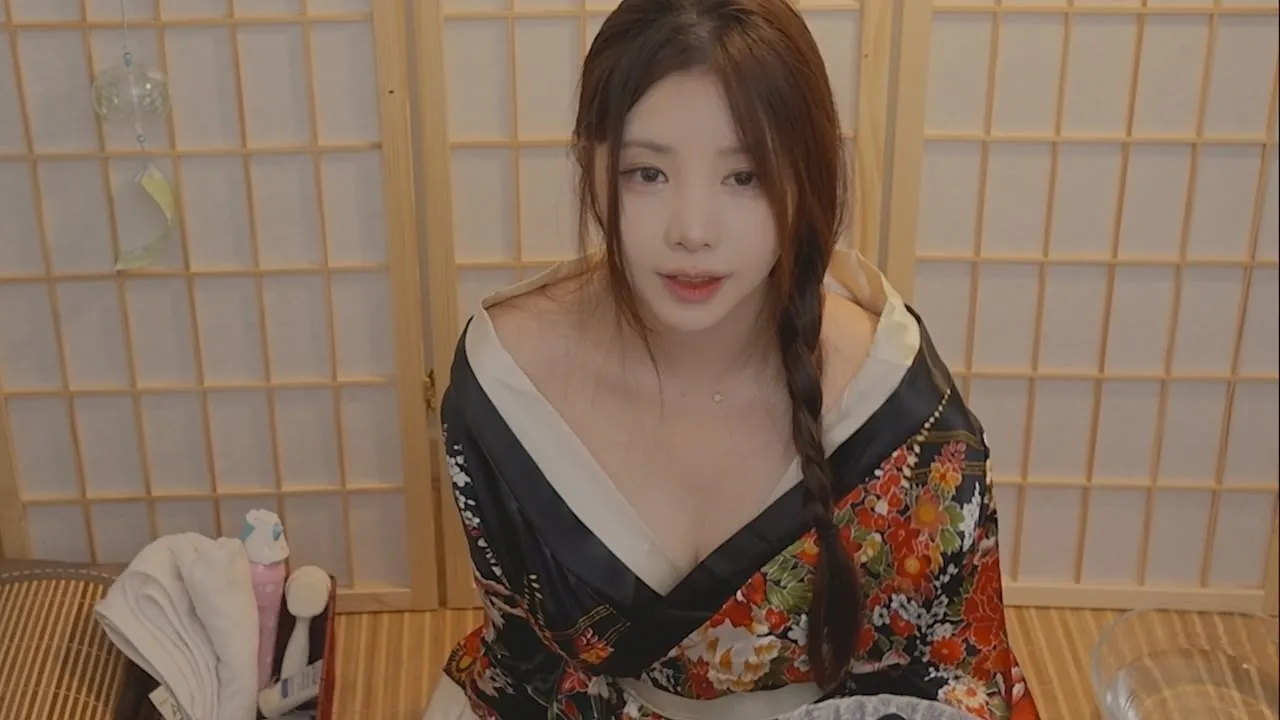 [允英yoonying] 下班后来我这里做一个治愈放松的足浴和足部按摩 🍅