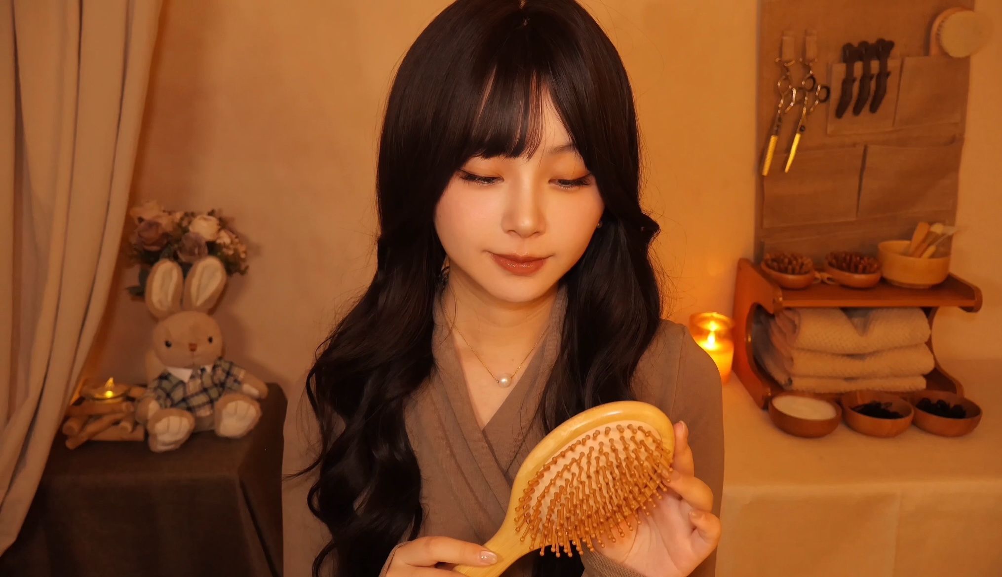 [小奈别失眠] 温柔理发店主为你打理头发｜洗头剪发烫发｜泡沫水声剪刀音｜轻声耳语助眠情景模拟 🍅